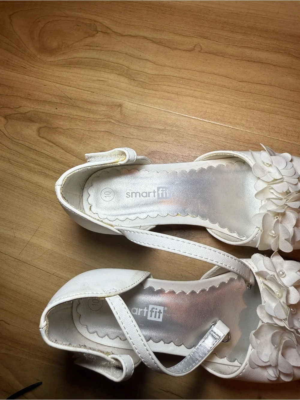 Smart Fit White heel shoes for Kids